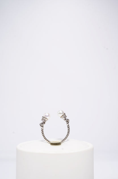 ‘Torch' Round Freshwater Pearl Ring