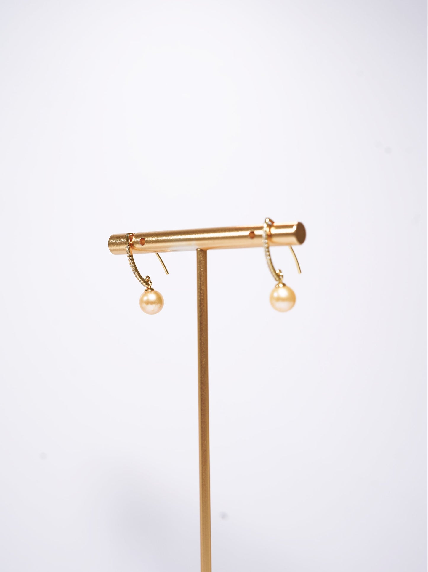 'Victory Gold' Freshwater Pearl Earrings