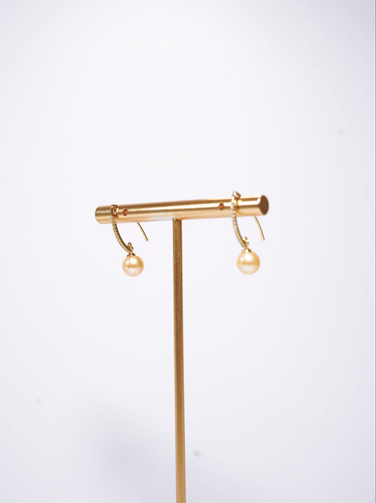 'Victory Gold' Freshwater Pearl Earrings