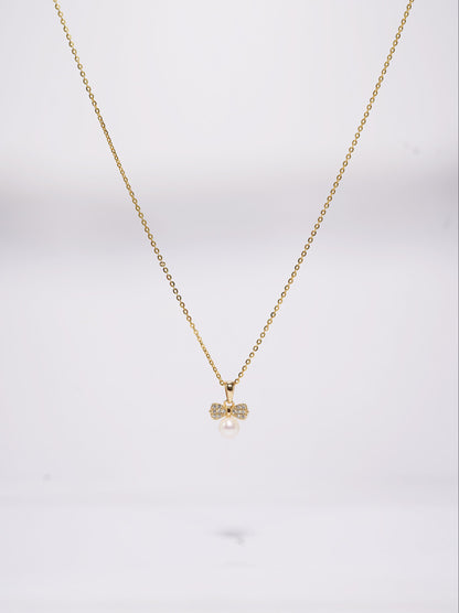 Small Bow-tie Freshwater Pearl Necklace