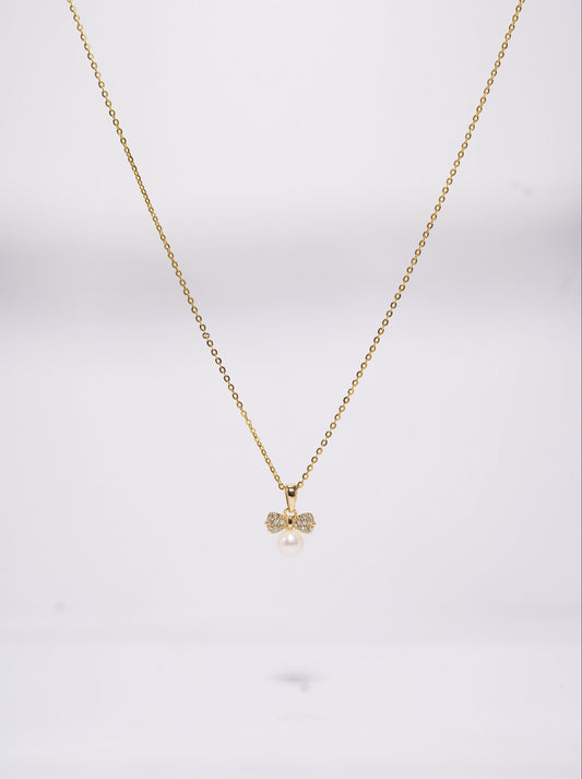 Small Bow-tie Freshwater Pearl Necklace