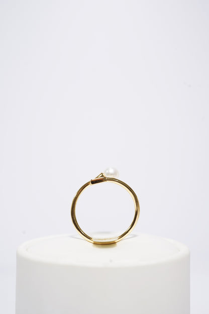 Arrow Tail Freshwater Pearl Ring