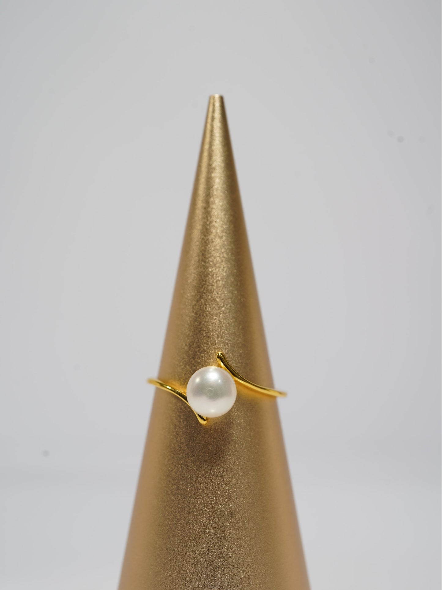 ‘Parallel' Bun Freshwater Pearl Ring