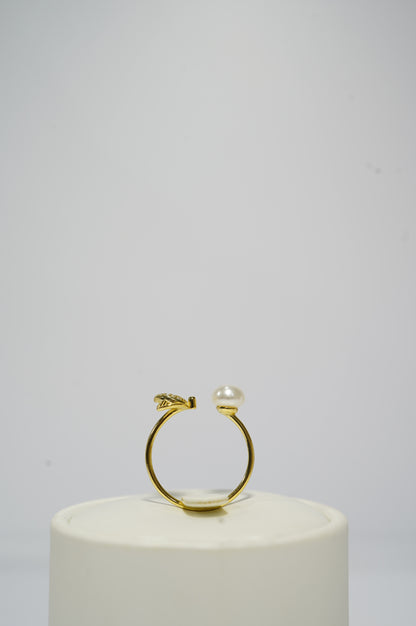 ‘Shining Hearts' Bun Freshwater Pearl Ring