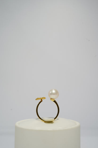 ‘Snowflake' Round Freshwater Pearl Ring